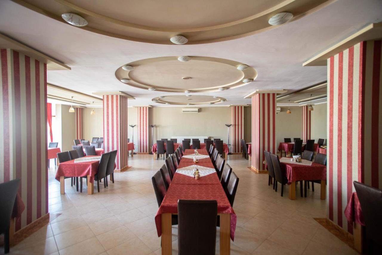 טימישוארה Hotel Alexandra מראה חיצוני תמונה