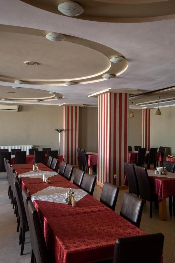 טימישוארה Hotel Alexandra מראה חיצוני תמונה