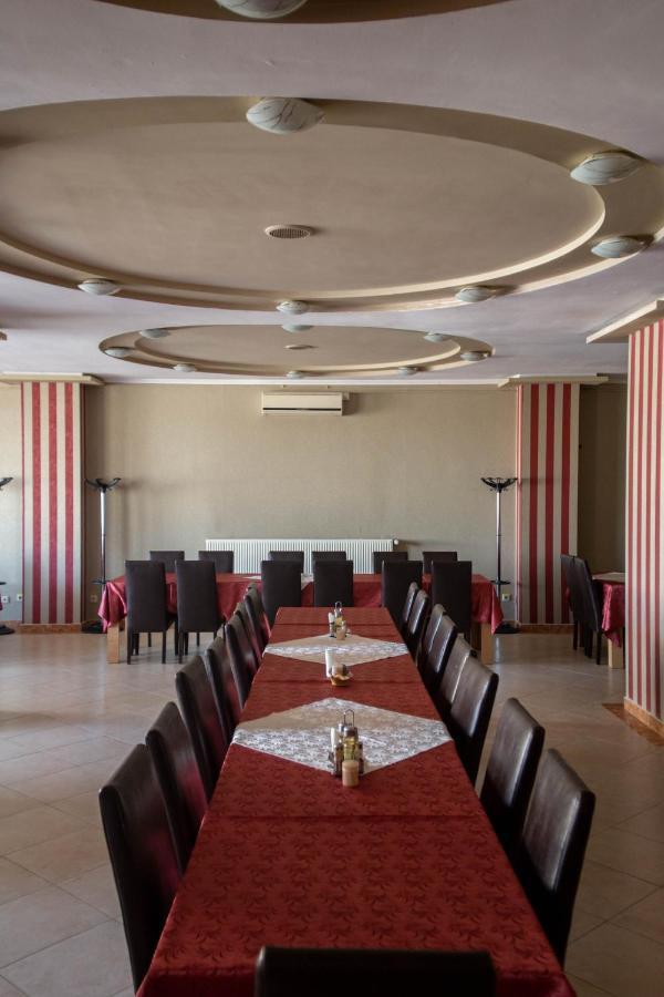 טימישוארה Hotel Alexandra מראה חיצוני תמונה